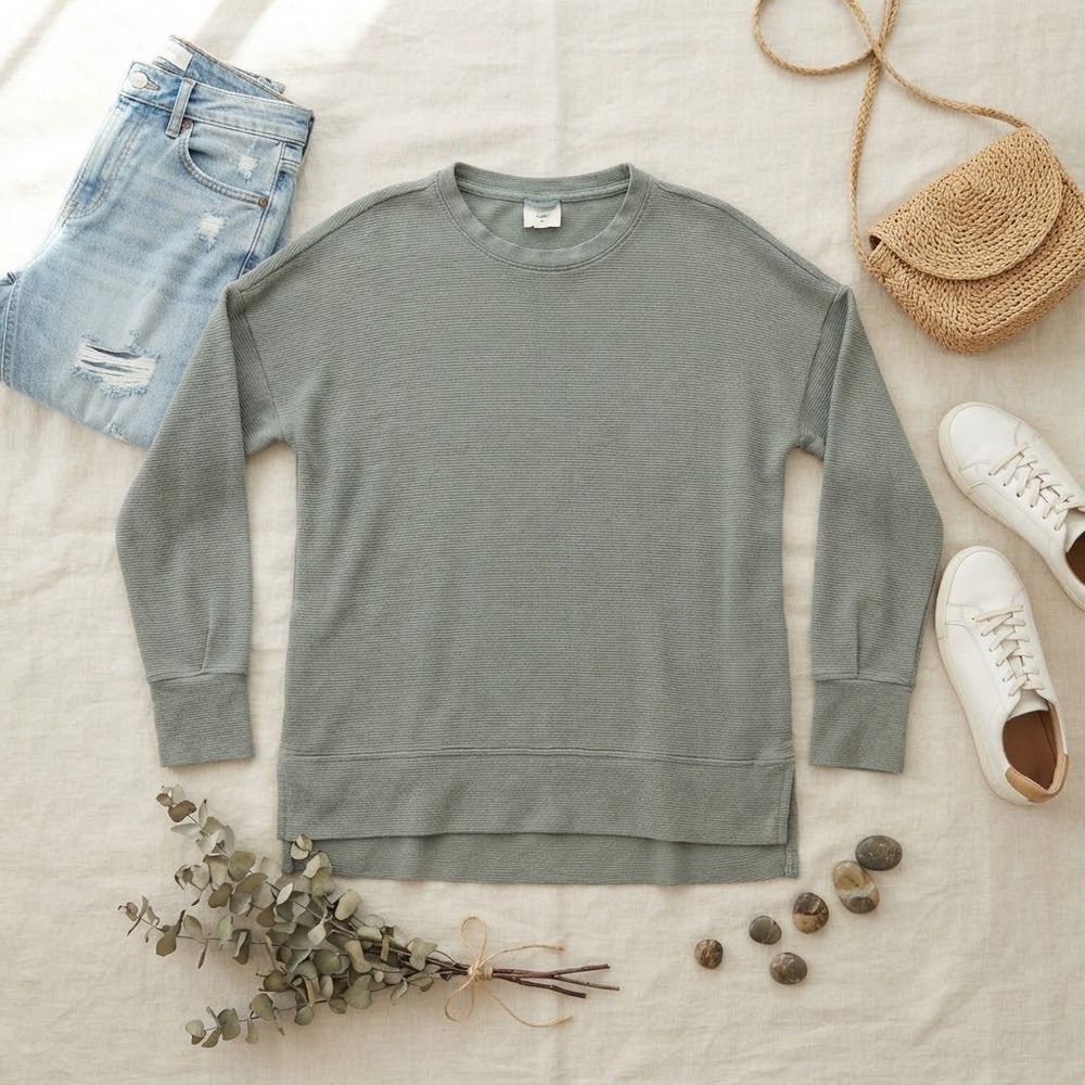 Aerie Women XS Waffle Knit Crewneck Top Sage Green Long Sleeve High Low Hem